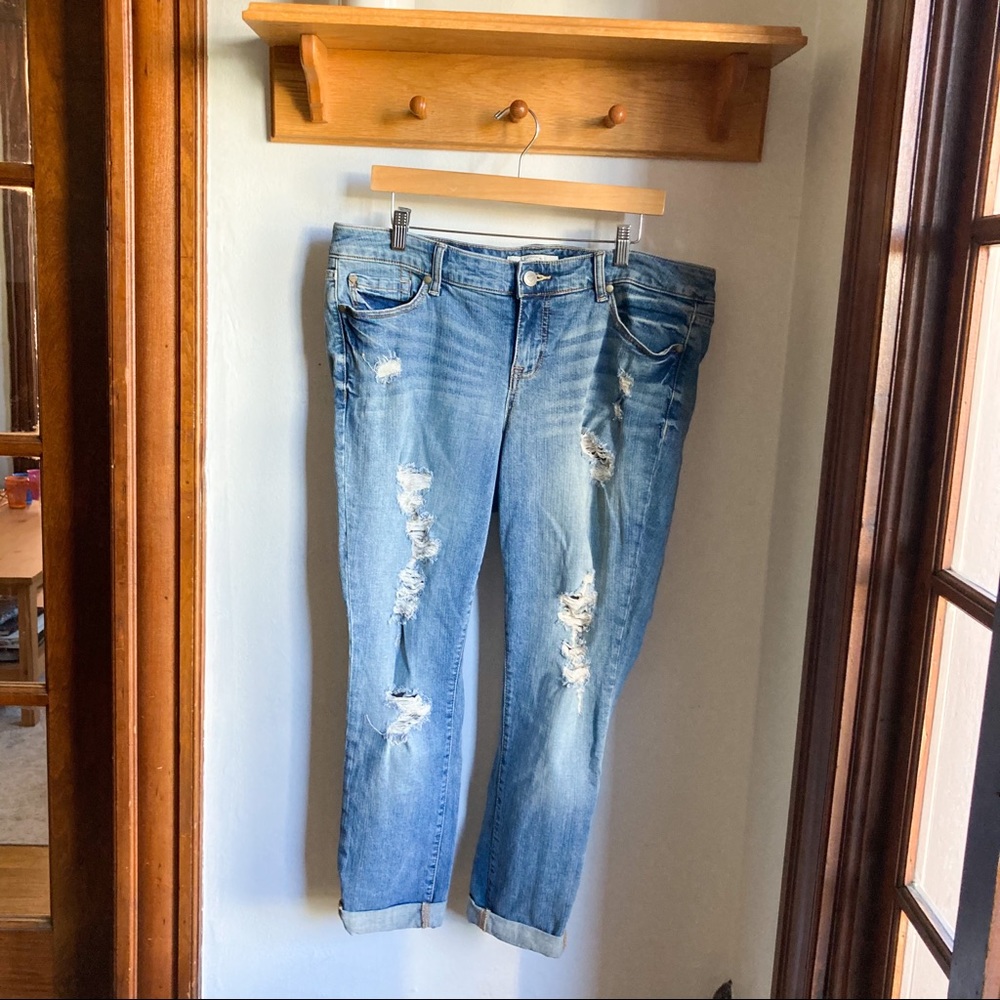 👖 TORRID distressed skinny jeans